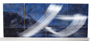 signe blanc sur paysage bleuté