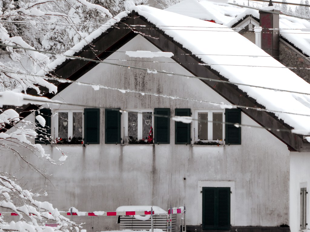 façade par temps de neige