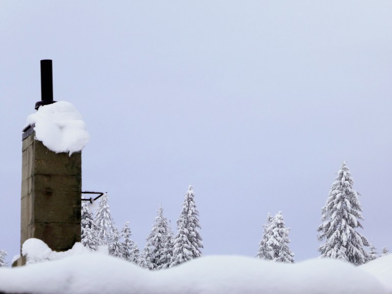 cheminée enneigée