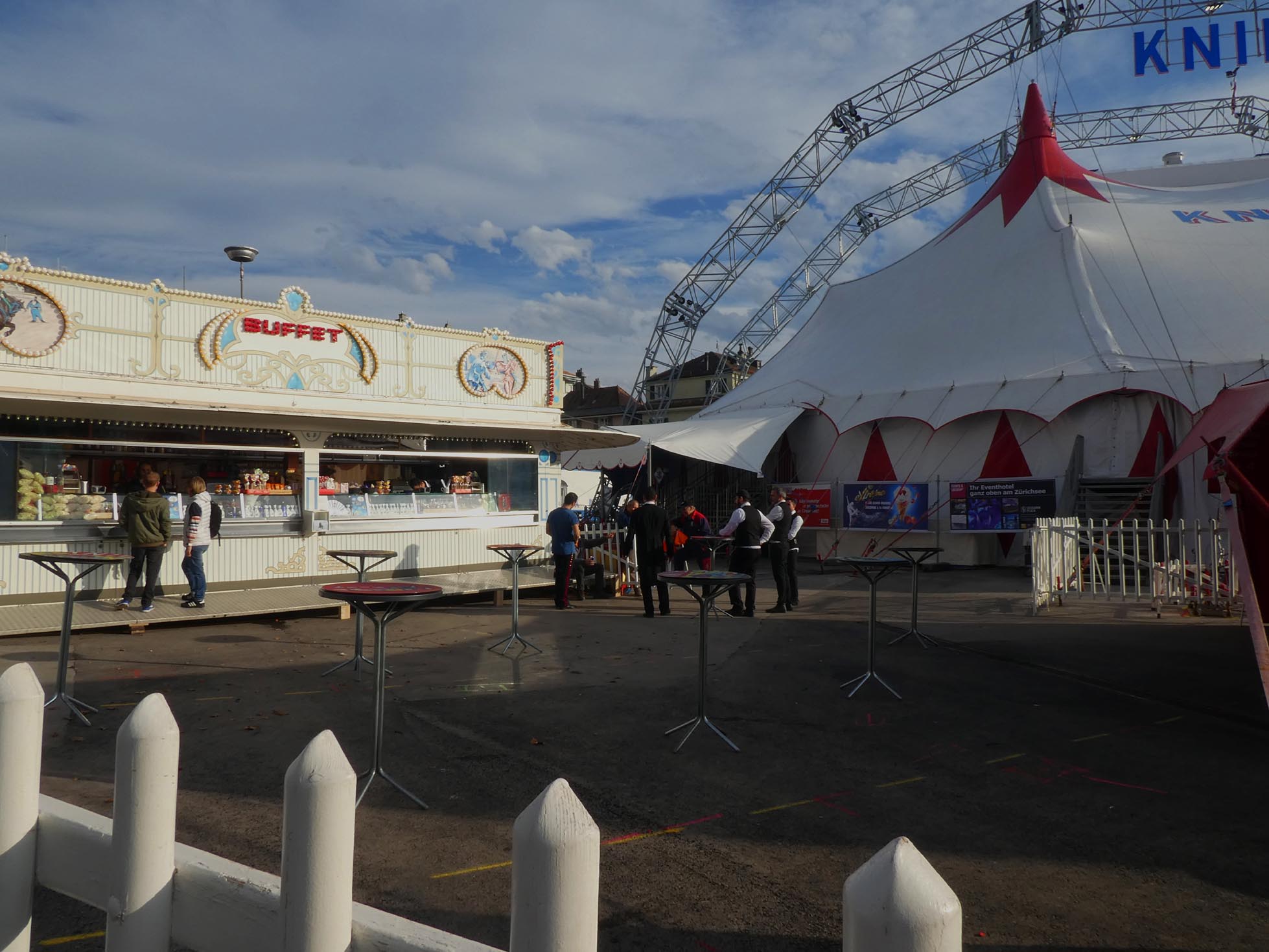 chapiteau sur la place